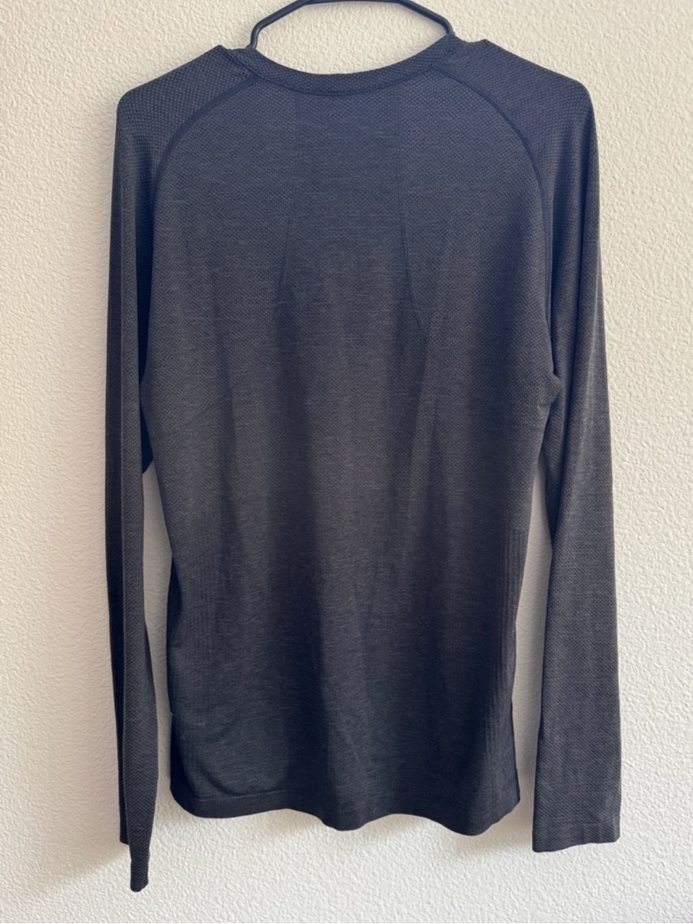 Lululemon men’s metal vent long sleeve shirts *4 bundle* - Picture 5 of 9